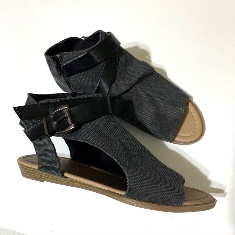 🛍5/$25 Canvas Strappy woven Sandal with cutouts